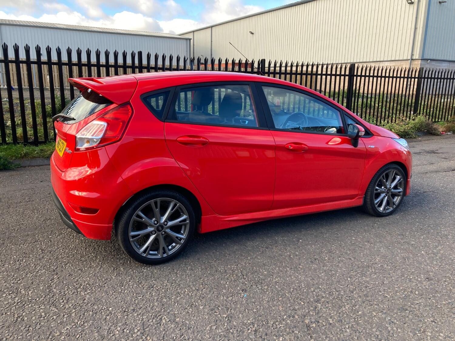 Used Ford Fiesta 2017 for sale - 76421837: Photo 4