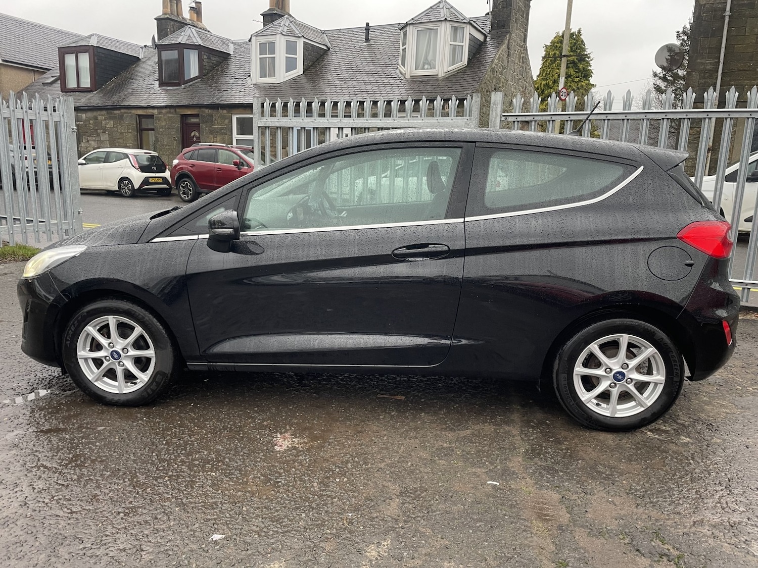 Used Ford Fiesta 2017 for sale - 77319853: Photo 5