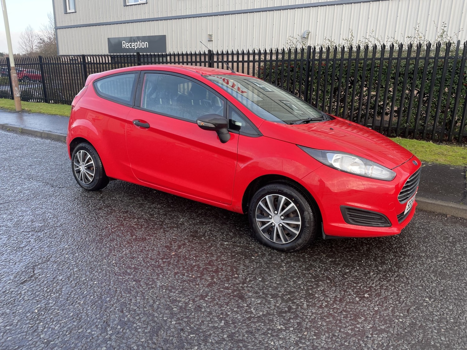 Used Ford Fiesta 2015 for sale - 77049257: Photo 2