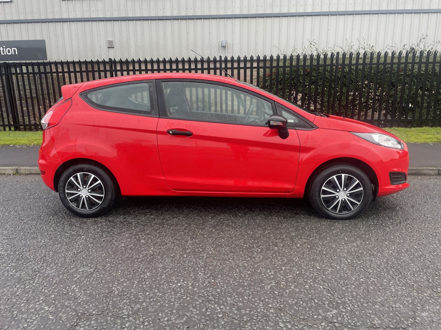 Used Ford Fiesta 2015 for sale - 77049257: Photo 3