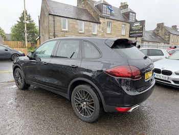 Used Porsche Cayenne 2011 for sale - 78992185: Photo