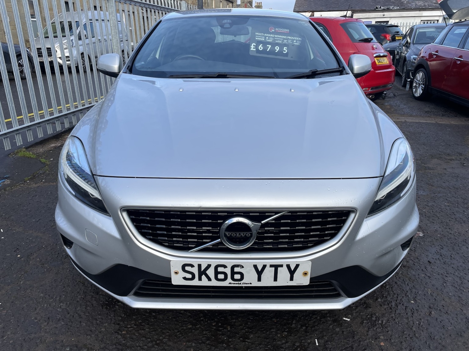 Used Volvo V40 2016 for sale - 77264375: Photo 2