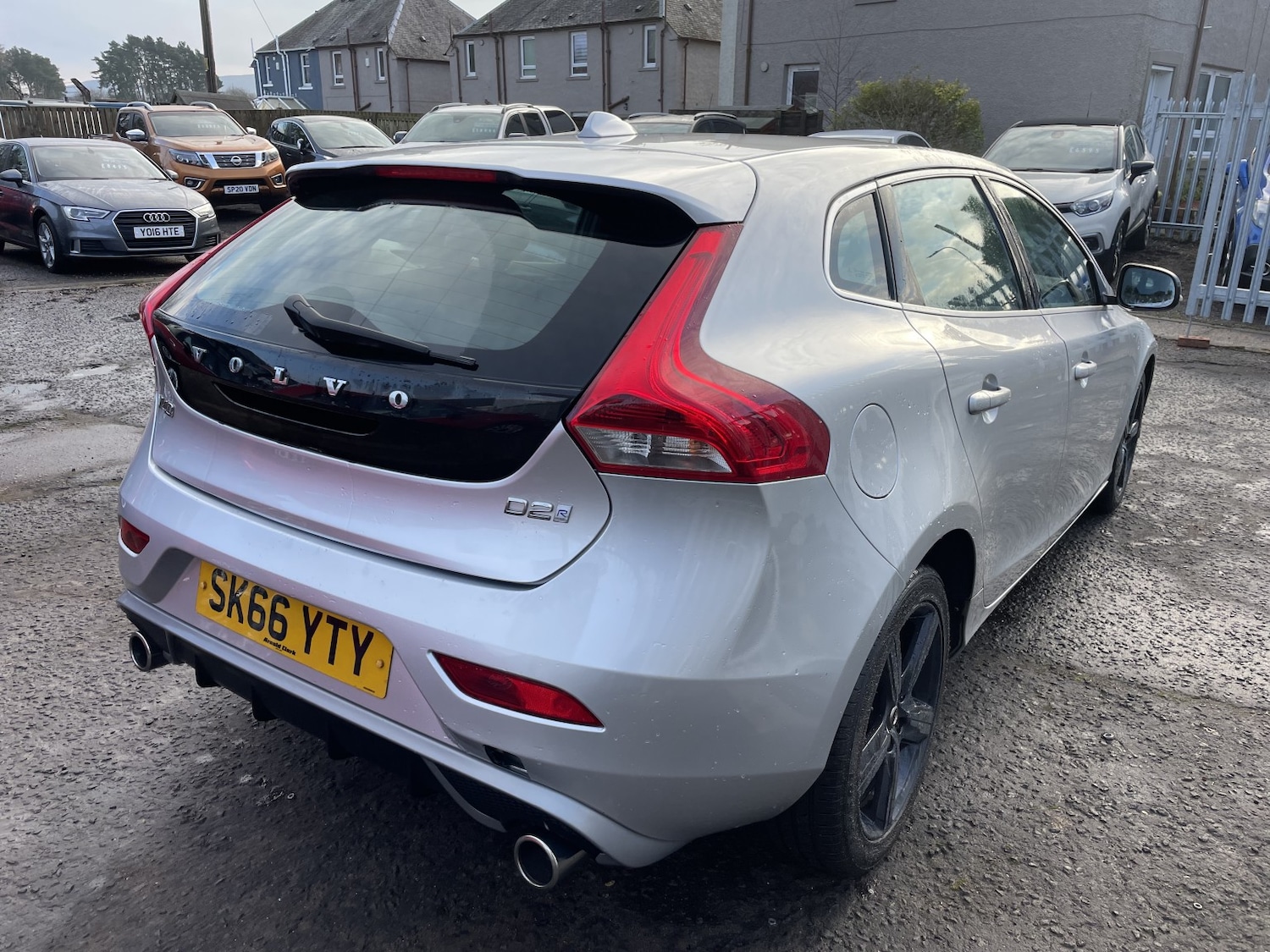 Used Volvo V40 2016 for sale - 77264375: Photo 3