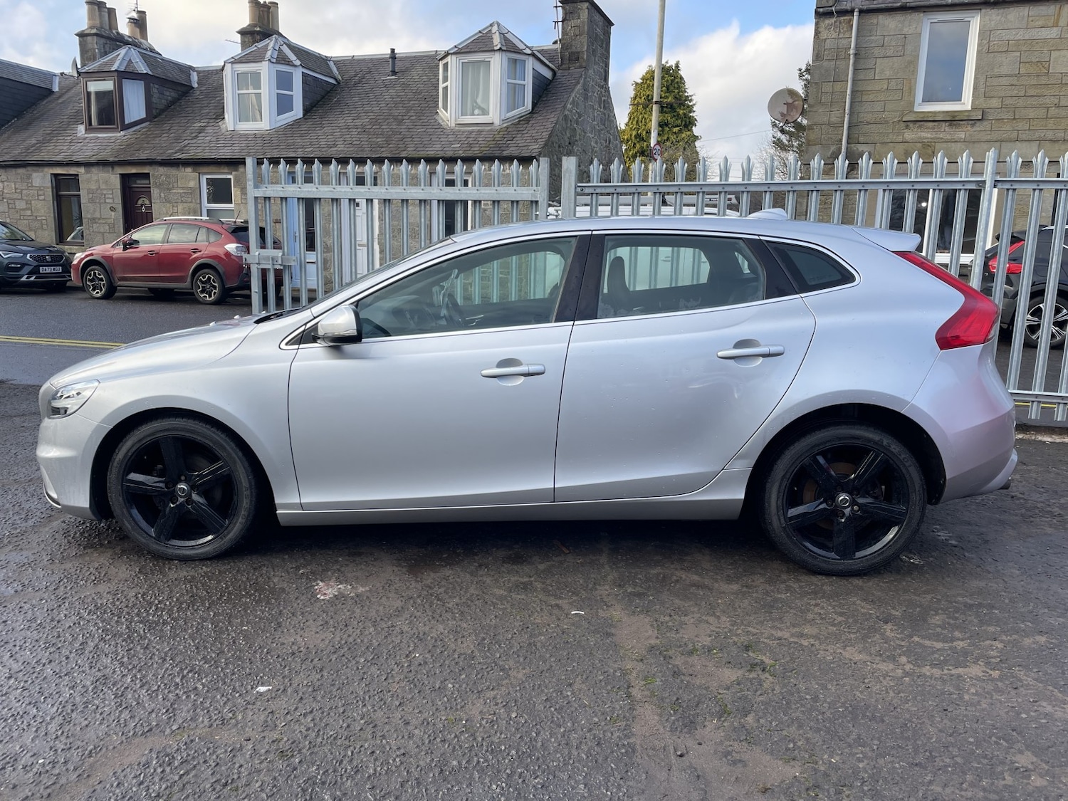 Used Volvo V40 2016 for sale - 77264375: Photo 5