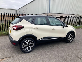 Used Renault Captur 2018 for sale - 76312466: Photo
