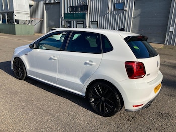 Used Volkswagen Polo 2016 for sale - 76305667: Photo