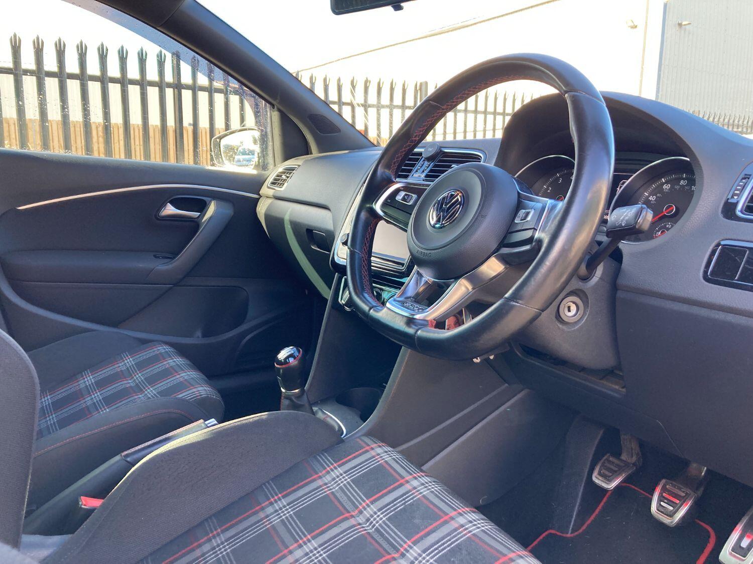 Used Volkswagen Polo 2016 for sale - 76305667: Photo 6