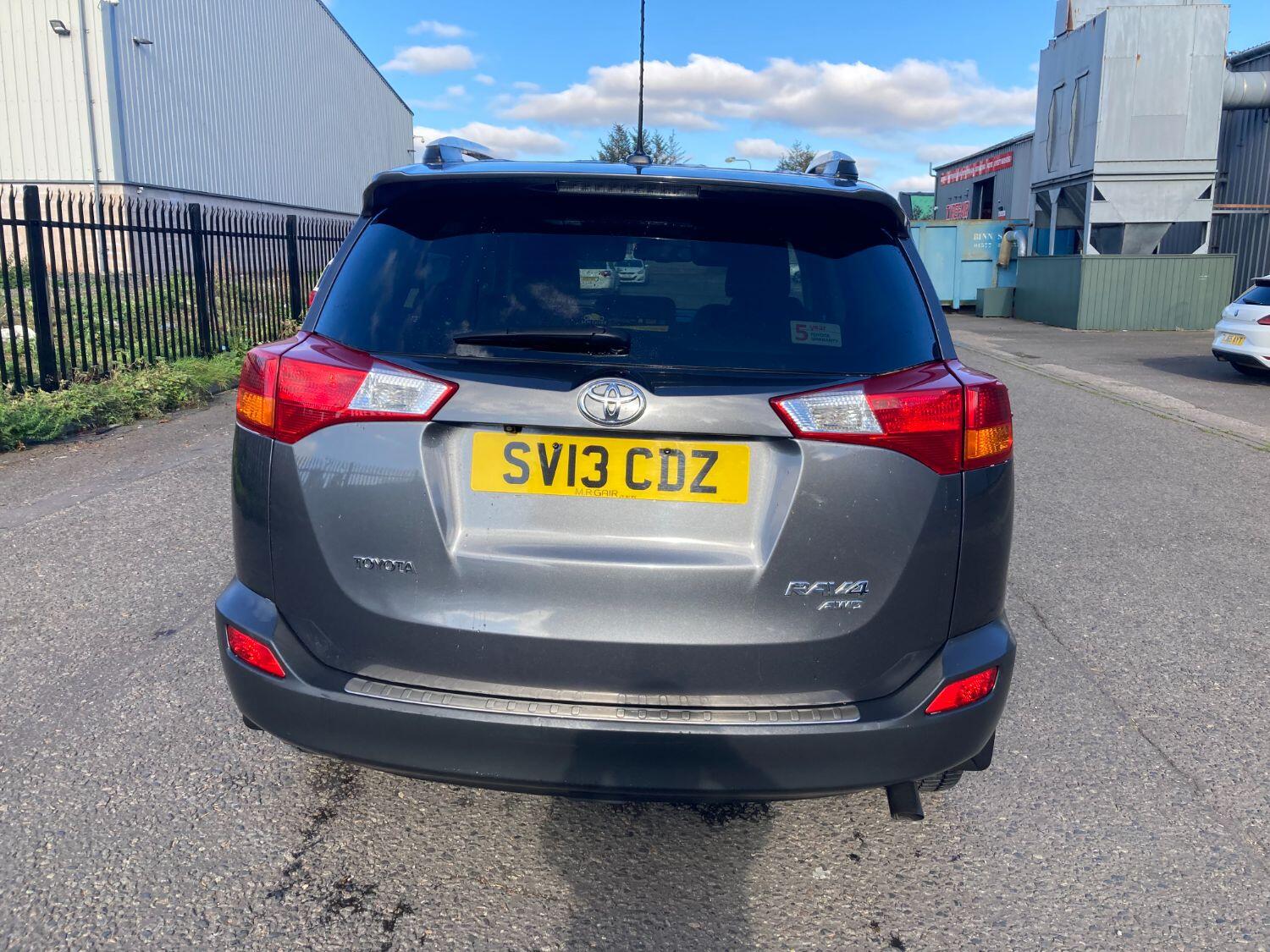 Used Toyota RAV4 2013 for sale - 76305546: Photo 4