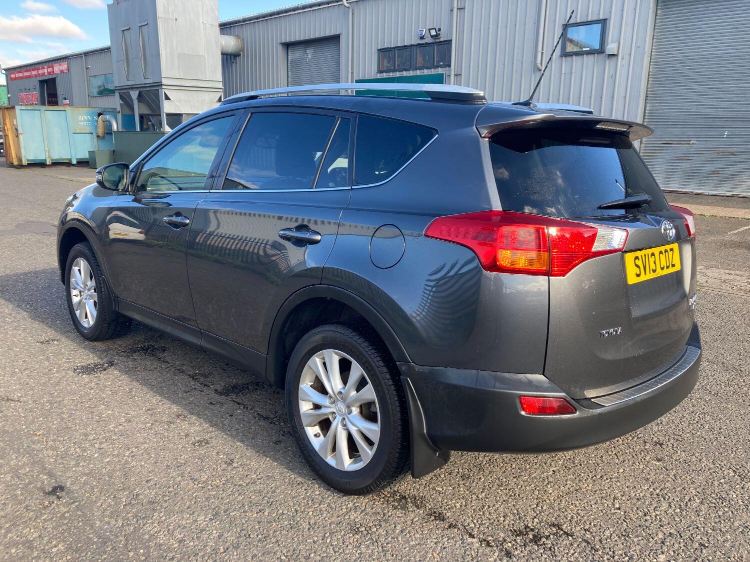 Used Toyota RAV4 2013 for sale - 76305546: Photo 5