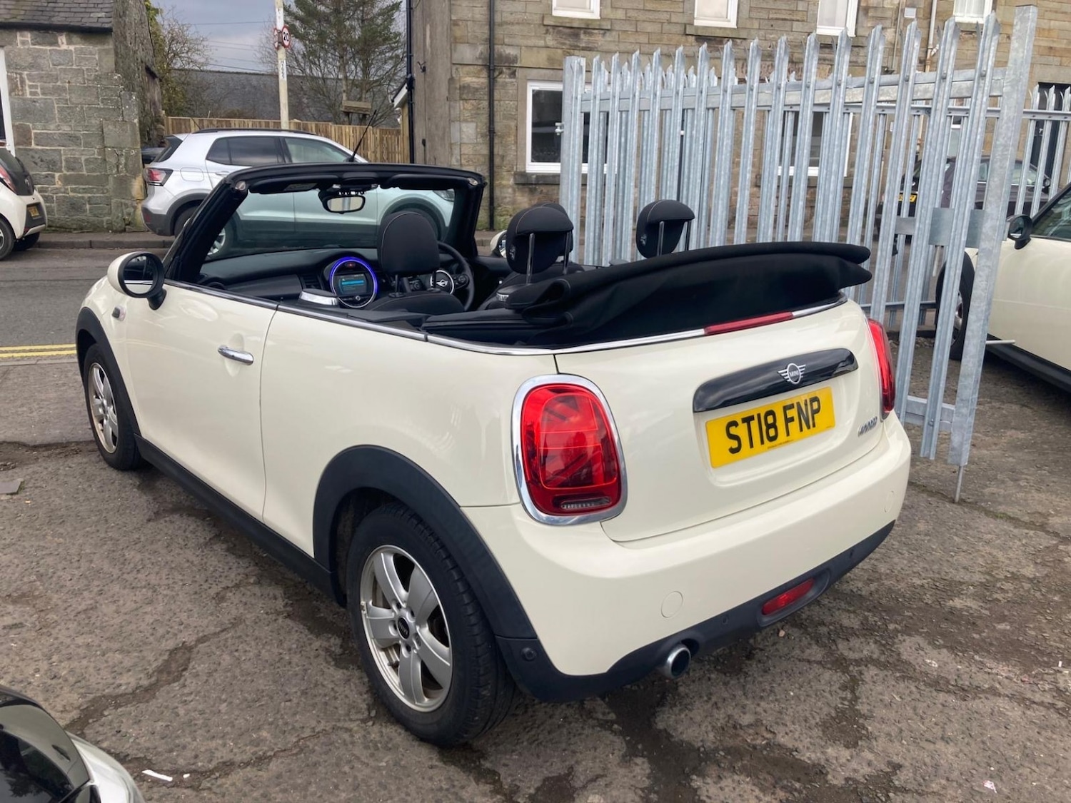 Used MINI Convertible 2018 for sale - 77813157: Photo 4