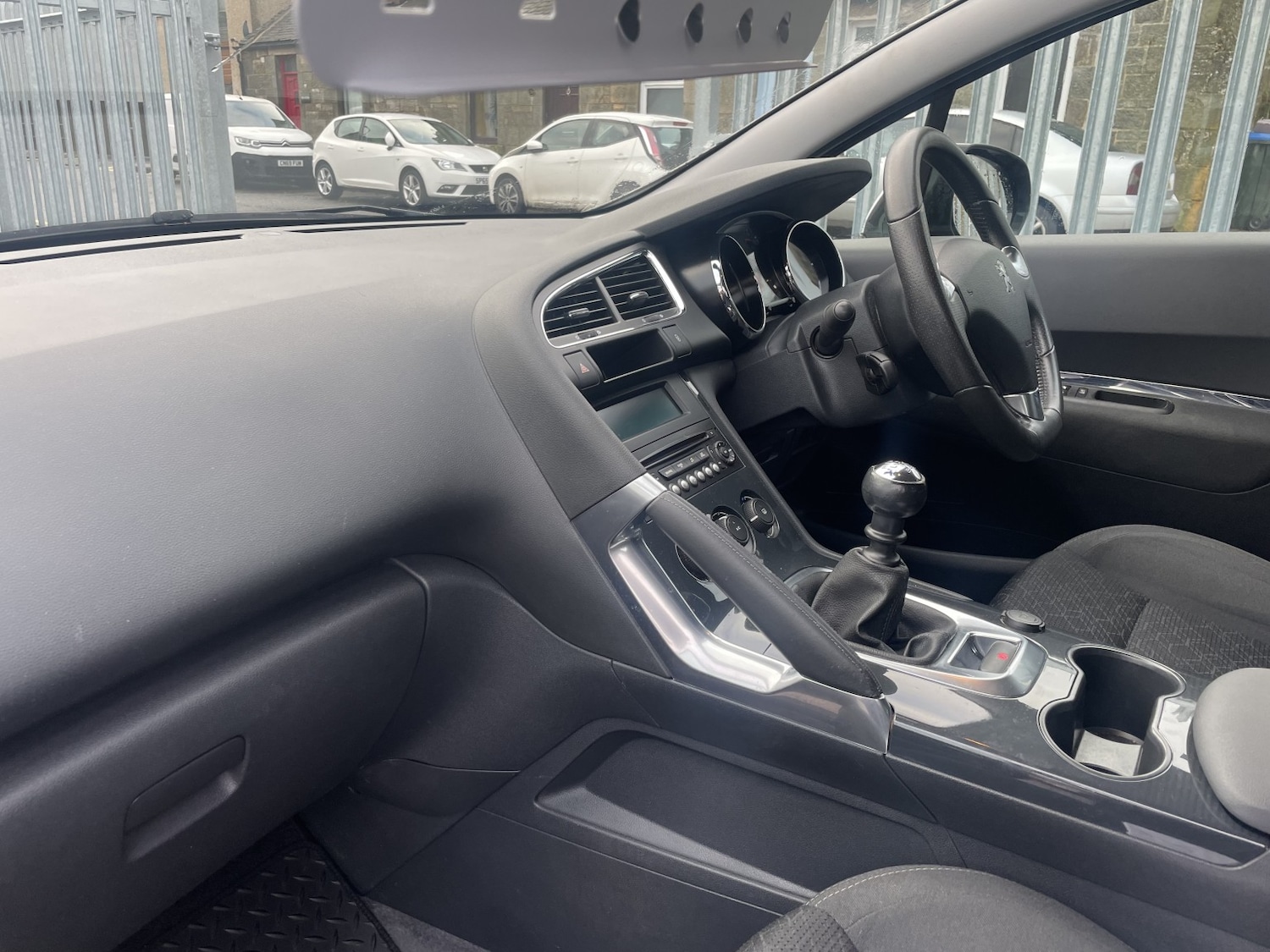 Used Peugeot 3008 2015 for sale - 77237023: Photo 8