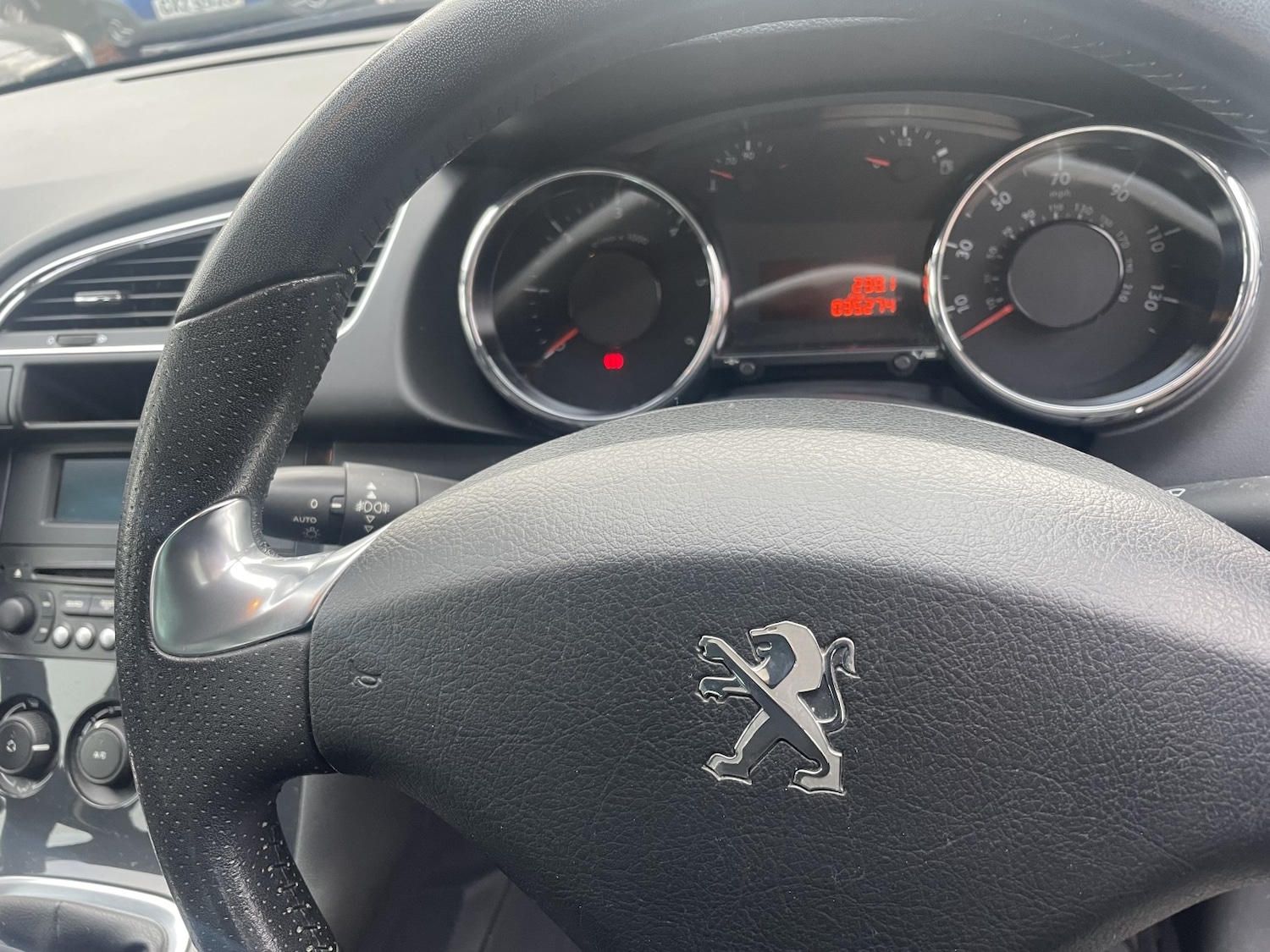 Used Peugeot 3008 2015 for sale - 77237023: Photo 9