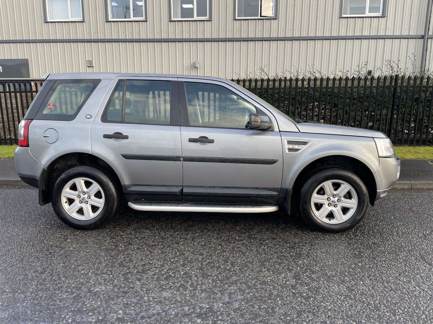 Used Land Rover Freelander 2012 for sale - 77049259: Photo 2