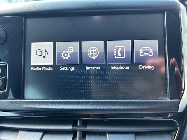 Used Peugeot 208 2015 for sale - 74615675: Photo 14