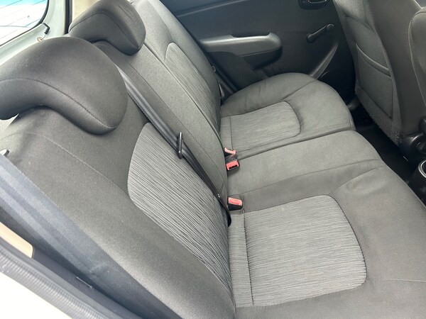 Used Hyundai i10 2011 for sale - 73605713: Photo 12