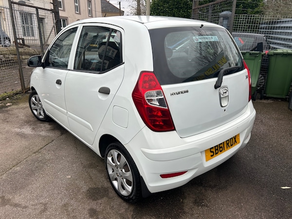 Used Hyundai i10 2011 for sale - 73605713: Photo 4