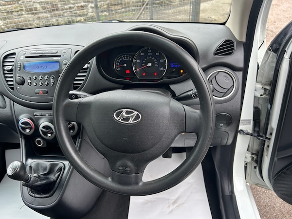 Used Hyundai i10 2011 for sale - 73605713: Photo 9