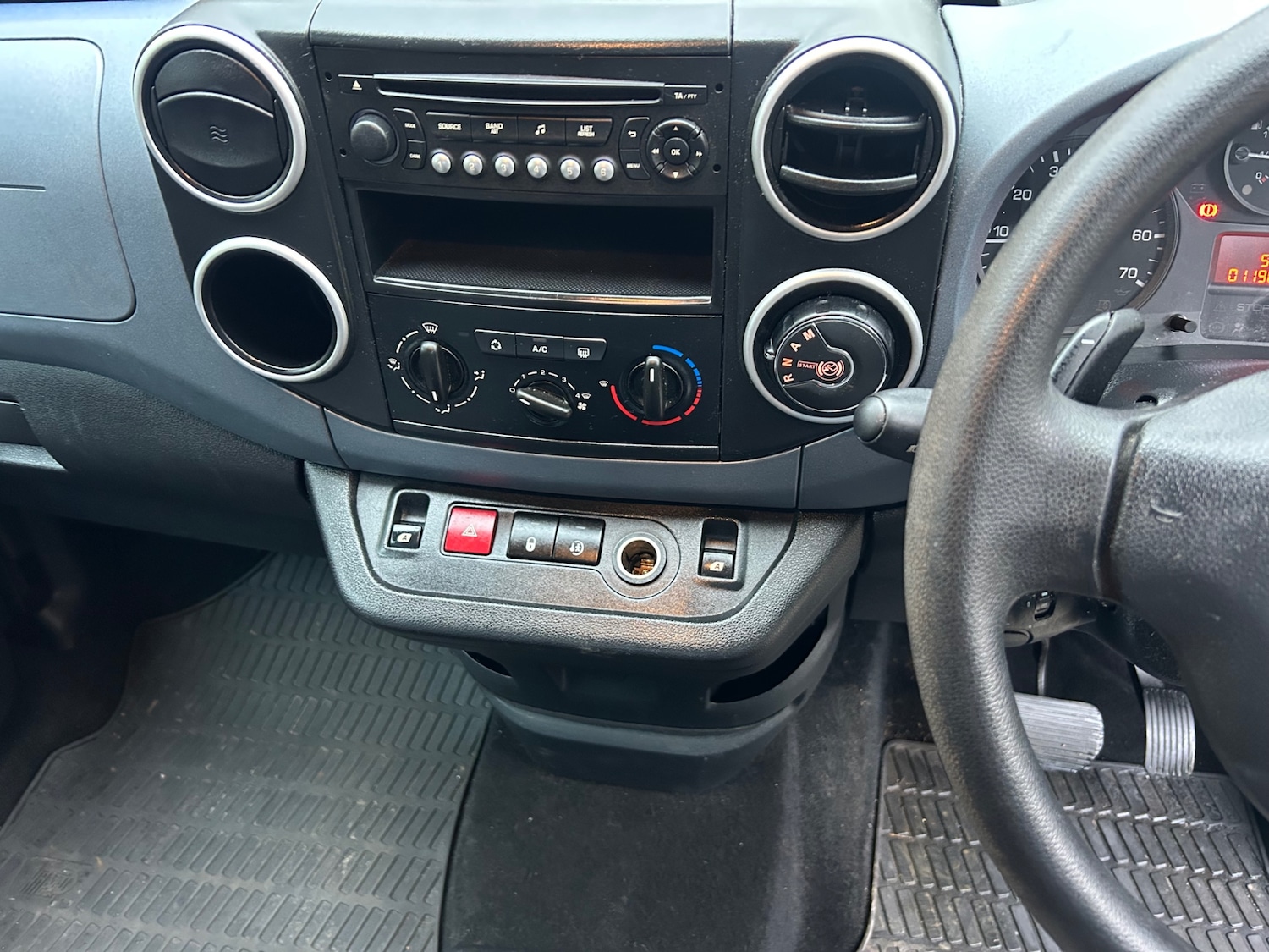 Used Peugeot Partner Tepee 2014 for sale - 77721448: Photo 10