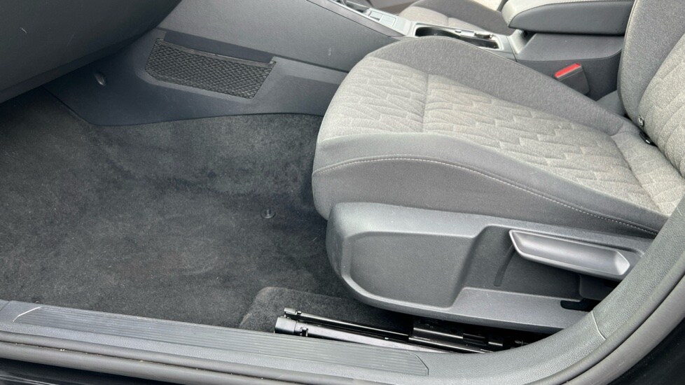 Used Volkswagen Golf 2024 for sale - 75783826: Photo 39