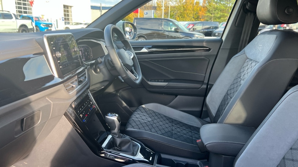 Used Volkswagen T-Roc 2025 for sale - 76575252: Photo 28