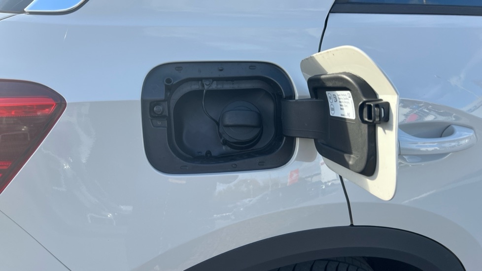 Used Volkswagen T-Roc 2025 for sale - 76575252: Photo 29