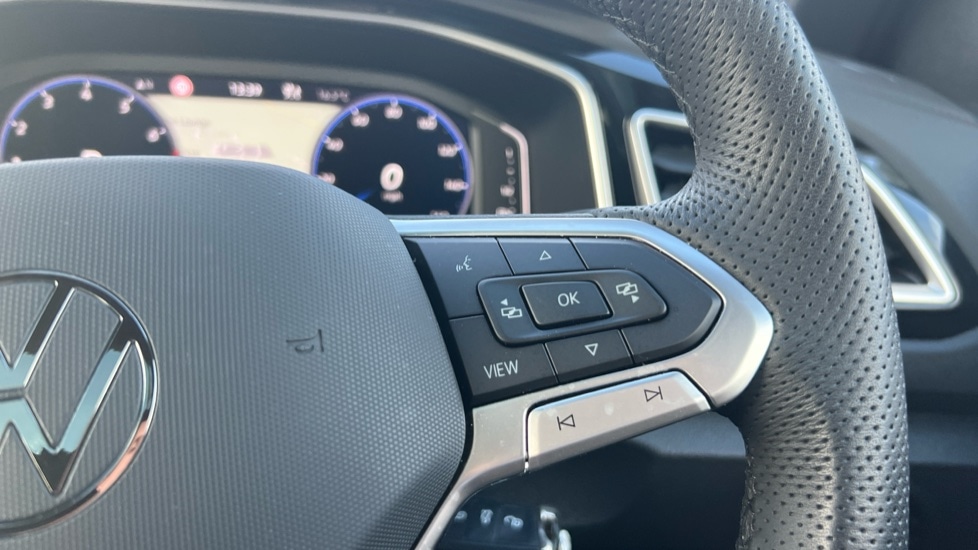 Used Volkswagen T-Roc 2025 for sale - 76575252: Photo 31