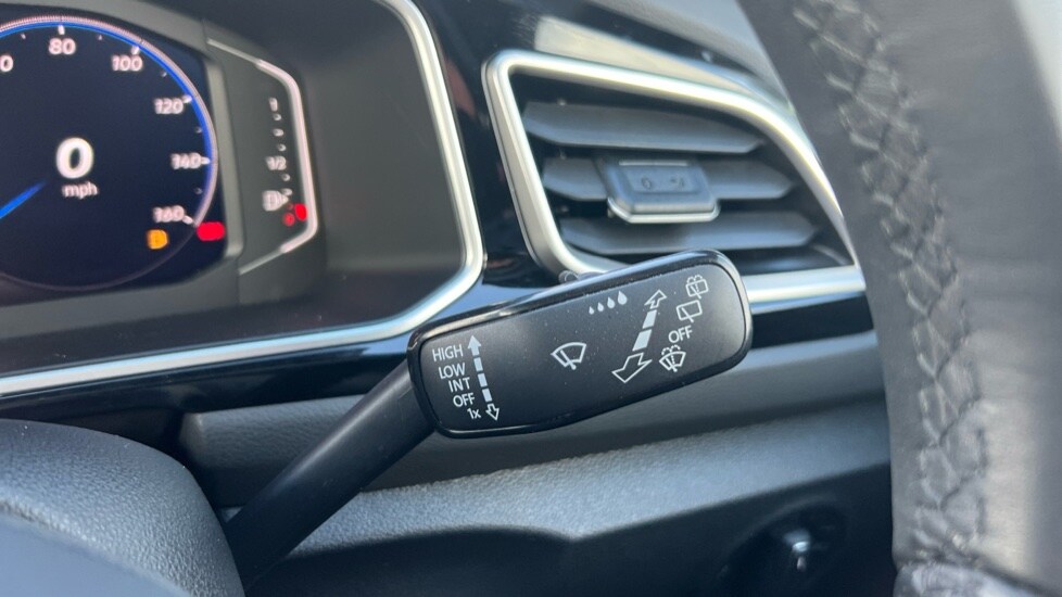 Used Volkswagen T-Roc 2025 for sale - 76575252: Photo 32