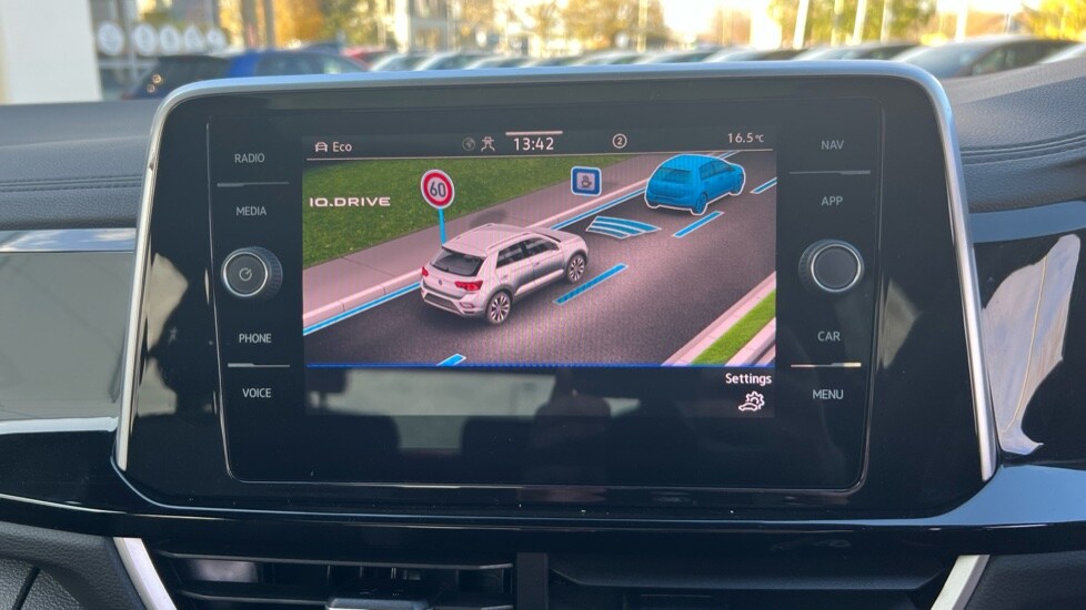 Used Volkswagen T-Roc 2025 for sale - 76575252: Photo 42