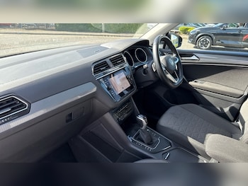 Used Volkswagen Tiguan 2022 for sale - 75603059: Photo