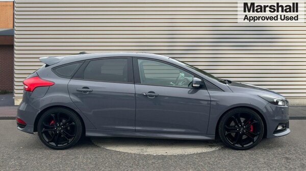Used Ford Focus 2019 for sale - 76312011: Photo 2