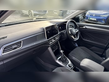 Used Volkswagen T-Roc 2022 for sale - 76766370: Photo