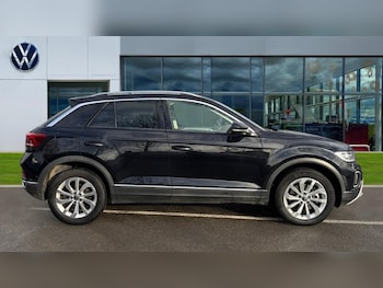 Used Volkswagen T-Roc 2022 for sale - 76766370: Photo