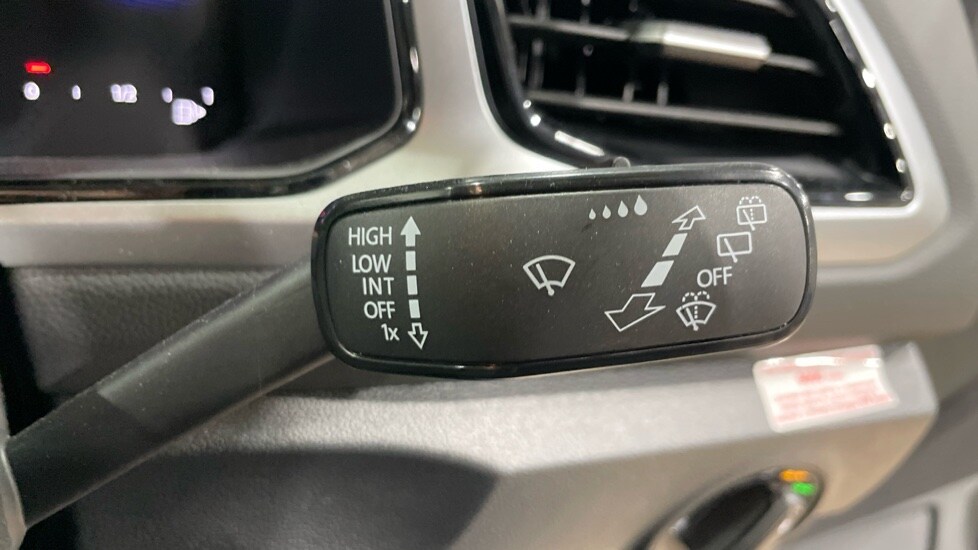 Used Volkswagen T-Roc 2025 for sale - 77075611: Photo 32