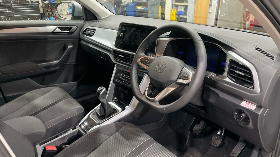 Used Volkswagen T-Roc 2025 for sale - 77075611: Photo 6