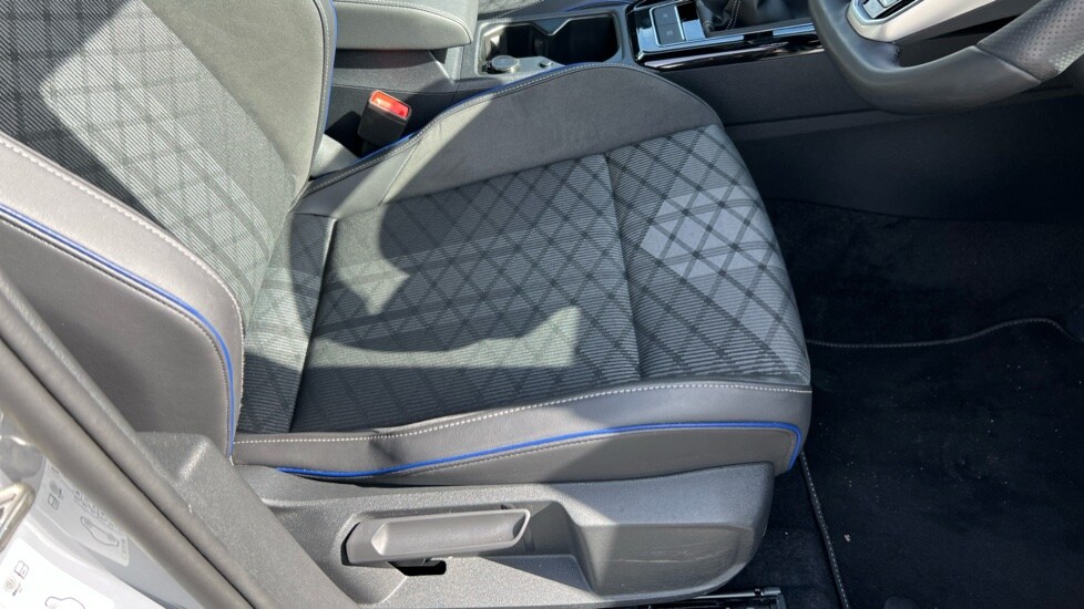 Used Volkswagen Golf 2025 for sale - 75828976: Photo 38