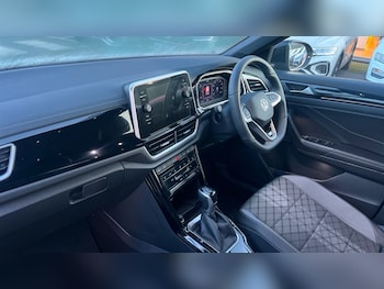 Used Volkswagen T-Roc 2025 for sale - 76977854: Photo