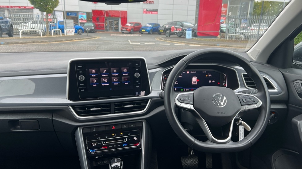 Used Volkswagen T-Roc 2024 for sale - 76528867: Photo 12