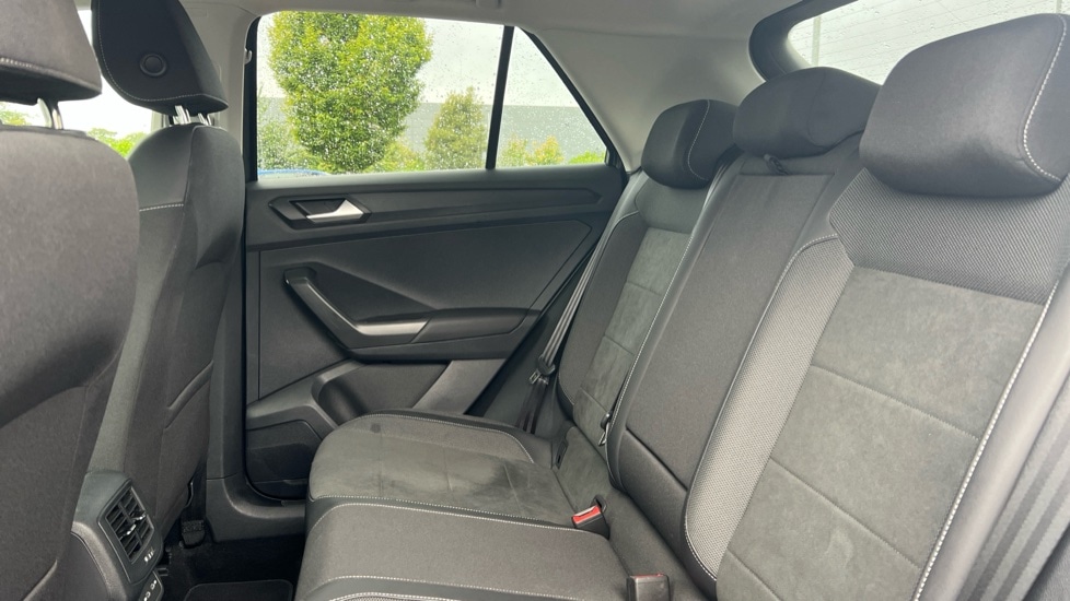 Used Volkswagen T-Roc 2024 for sale - 76528867: Photo 15