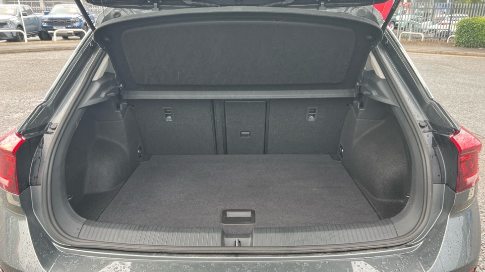 Used Volkswagen T-Roc 2024 for sale - 76528867: Photo 16