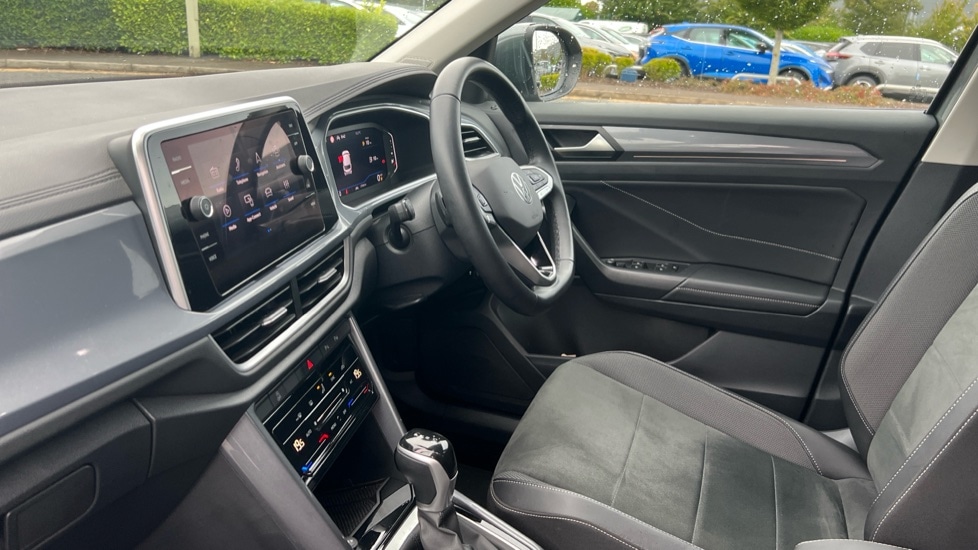 Used Volkswagen T-Roc 2024 for sale - 76528867: Photo 28