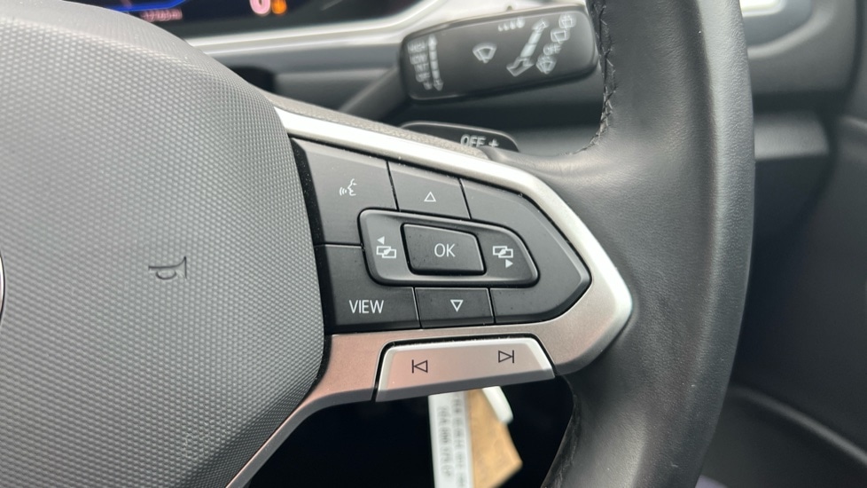 Used Volkswagen T-Roc 2024 for sale - 76528867: Photo 31