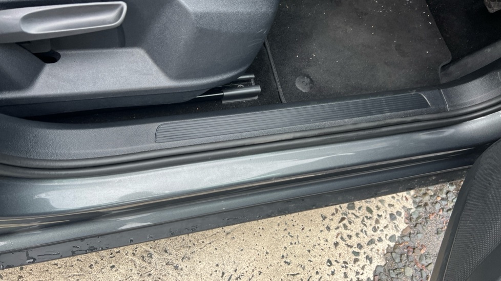 Used Volkswagen T-Roc 2024 for sale - 76528867: Photo 40