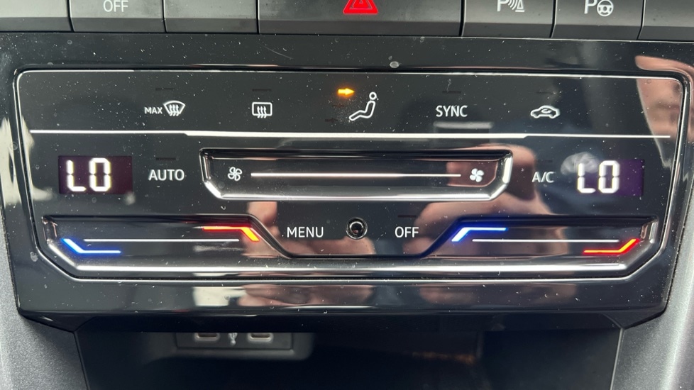 Used Volkswagen T-Roc 2024 for sale - 76528867: Photo 45