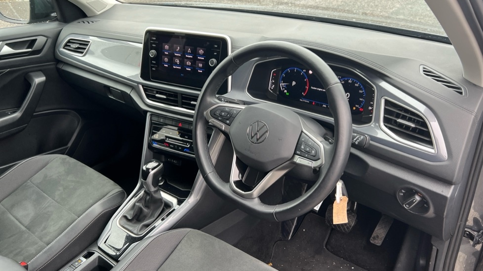 Used Volkswagen T-Roc 2024 for sale - 76528867: Photo 6