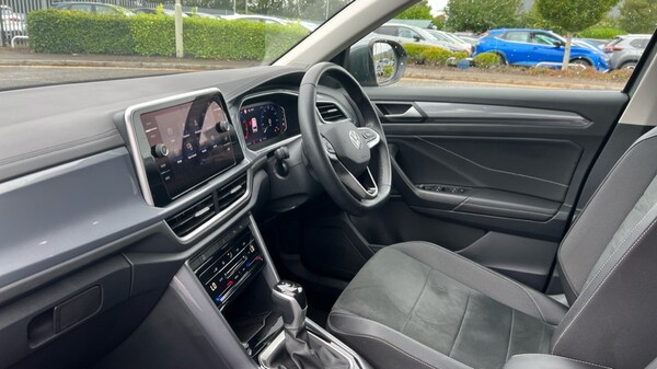 Used Volkswagen T-Roc 2024 for sale - 76007696: Photo 2