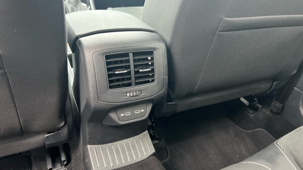 Used Volkswagen T-Roc 2024 for sale - 76007696: Photo 34
