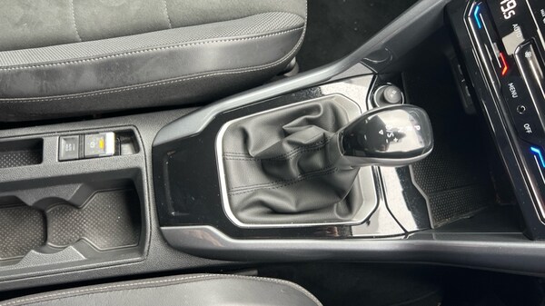 Used Volkswagen T-Roc 2024 for sale - 76007696: Photo 35