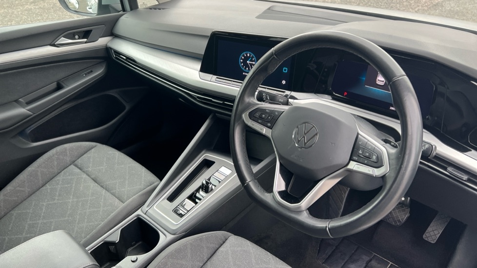 Used Volkswagen Golf 2023 for sale - 76475073: Photo 2