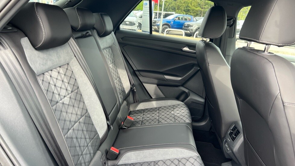 Used Volkswagen T-Roc 2025 for sale - 75829129: Photo 15