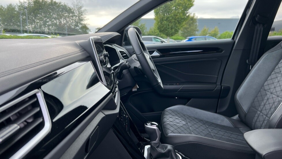 Used Volkswagen T-Roc 2025 for sale - 75829129: Photo 26